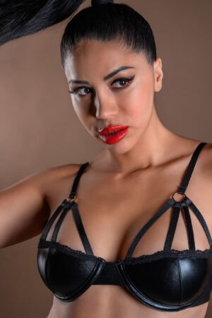 Reggiseno effetto bagnato con spalline nere