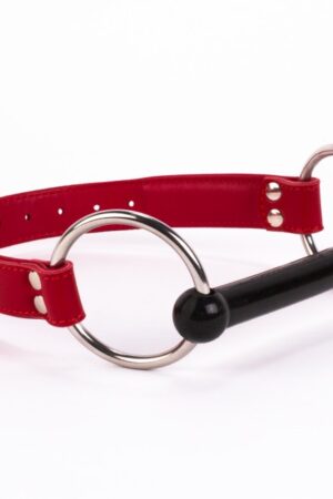 Parte superiore in morbida pelle di vitello e imbottitura in pelle di agnello con bocchino in silicone rosso