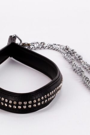 Manico in pelle di agnello con 2 file di piccoli strass e catena in metallo nero
